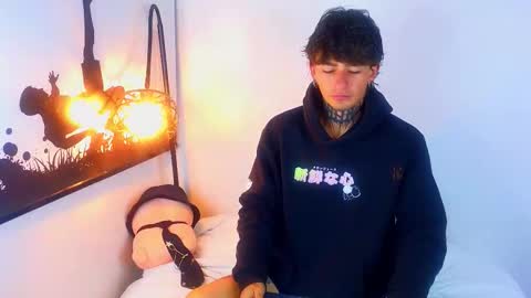 Esteban independent model online show from 16, 9, 2025