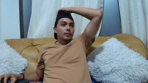 Esteban online show from 5, 10, 2025