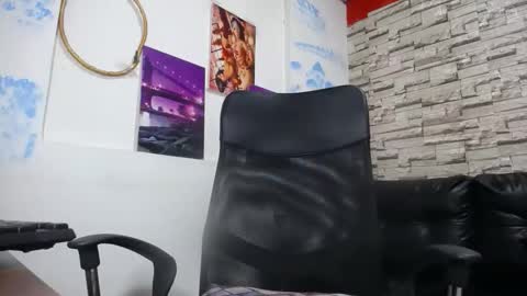 estefani robles online show from 12, 1, 2026