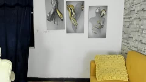 estefani robles online show from 4, 7, 2026