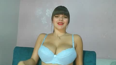 Estefa online show from 5, 12, 2025