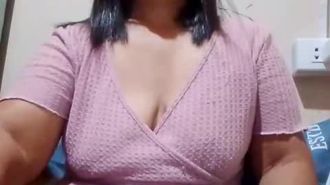 Snapshot of estella_babe chatting on 15, 4, 2026 estella_babe online show from 15, 4, 2026