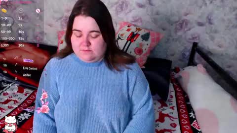 Snapshot of estelle_hicks chatting on 5, 1, 2025 estelle_hicks online show from 5, 1, 2025