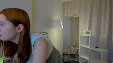 Snapshot of ester_rabin chatting on 9, 9, 2025 Ester online show from 9, 9, 2025
