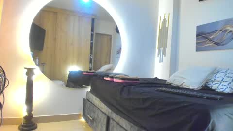 Snapshot of estudiosnia chatting on 2, 2, 2025 AmberDisny online show from 2, 2, 2025