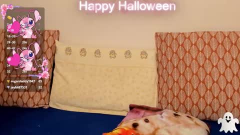 Snapshot of esty_siela chatting on 31, 10, 2025 lets get to know each other better in pm online show from 31, 10, 2025