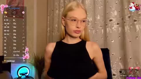 Snapshot of esty_siela chatting on 29, 11, 2025 lets get to know each other better in pm online show from 29, 11, 2025