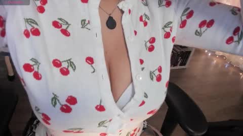 Snapshot of eternalmuse chatting on 28, 11, 2025 eternalmuse online show from 28, 11, 2025