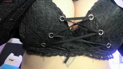 Snapshot of eternalmuse chatting on 1, 12, 2025 eternalmuse online show from 1, 12, 2025