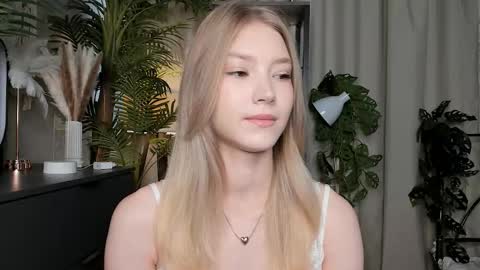 Snapshot of eternity_cuite chatting on 21, 9, 2025 Natalie online show from 21, 9, 2025