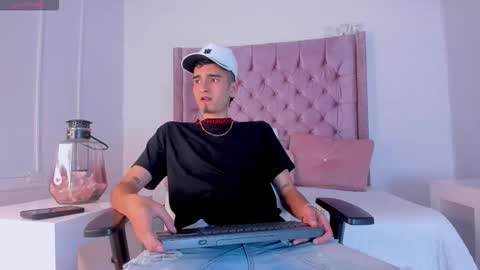 Snapshot of ethan_boy_ chatting on 22, 11, 2025 Ethan online show from 22, 11, 2025