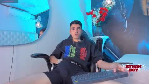Snapshot of ethan_boy_ chatting on 16, 12, 2025 Ethan online show from 16, 12, 2025