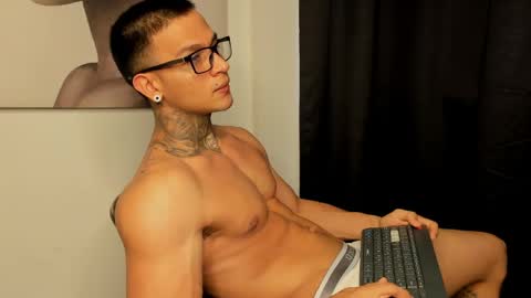 Ethan - Independent model online show from 27, 5, 2026