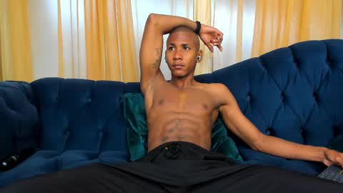 Snapshot of ethan_fox11 chatting on 14, 2, 2025 King Ethan online show from 14, 2, 2025