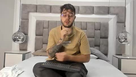 ethan_greys online show from 24, 11, 2025