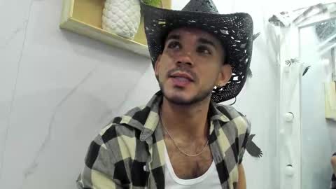 Snapshot of ethangrey_ chatting on 22, 10, 2025 Ethan Grey online show from 22, 10, 2025