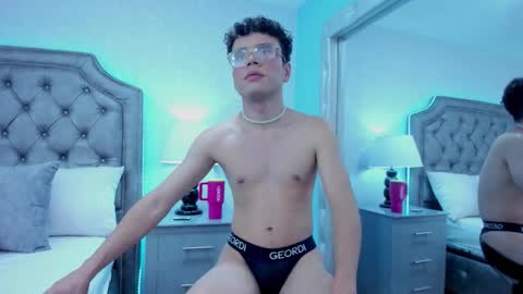 Snapshot of ethanleroyy chatting on 11, 10, 2025 Ethan Leroy online show from 11, 10, 2025