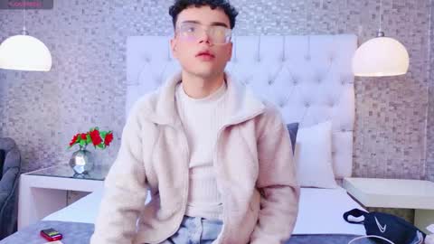 Snapshot of ethanleroyy chatting on 19, 10, 2025 Ethan Leroy online show from 19, 10, 2025