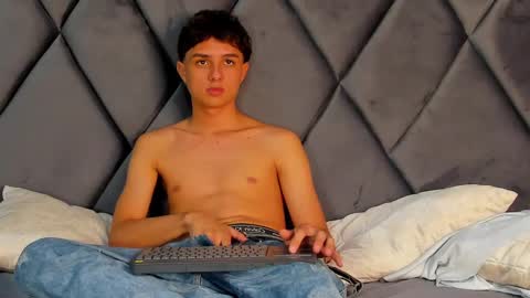 ethanlowell online show from 17, 2, 2025