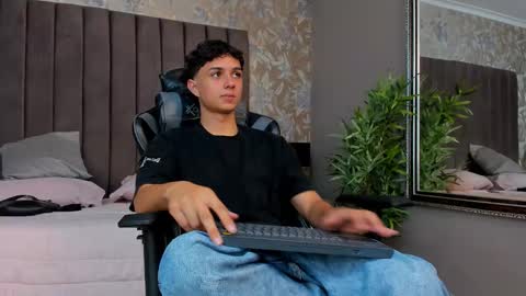 ethanlowell online show from 11, 9, 2025