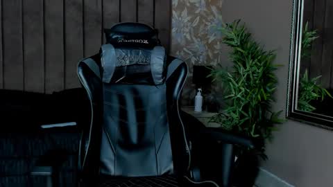 ethanlowell online show from 8, 10, 2025