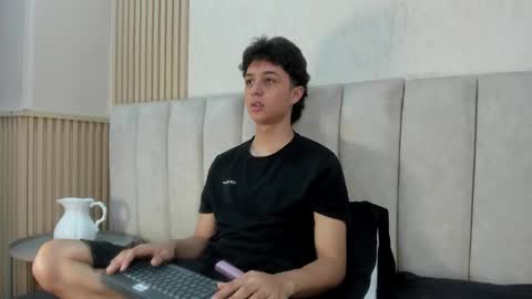 ethanlowell online show from 26, 11, 2025