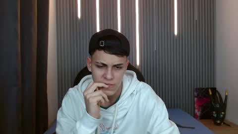 ethanx18 online show from 19, 5, 2026