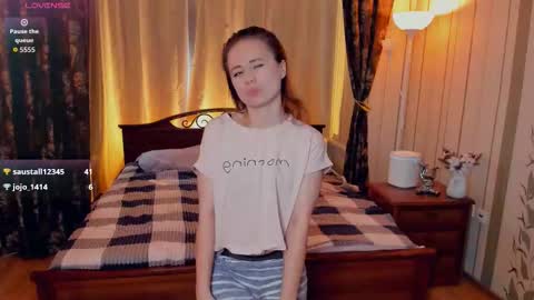 Snapshot of eugeniabrainard chatting on 3, 10, 2025 Kira and Kamila online show from 3, 10, 2025