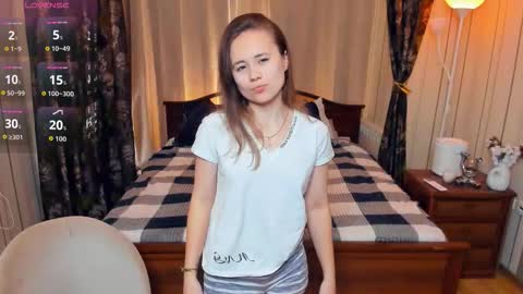 Snapshot of eugeniabrainard chatting on 11, 10, 2025 Kira and Kamila online show from 11, 10, 2025