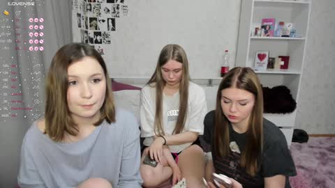 Veronica Tiia Lilith left to right online show from 1, 12, 2024