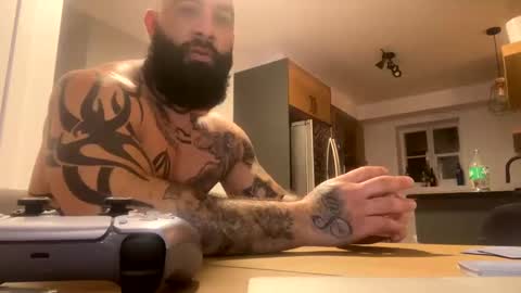 Snapshot of european_couple30 chatting on 22, 12, 2024 Power couple30 online show from 22, 12, 2024