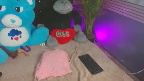 Snapshot of eva_06 chatting on 8, 11, 2025 eva_06 online show from 8, 11, 2025