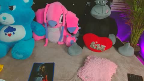 Snapshot of eva_06 chatting on 15, 11, 2025 eva_06 online show from 15, 11, 2025