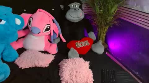 Snapshot of eva_06 chatting on 21, 11, 2025 eva_06 online show from 21, 11, 2025