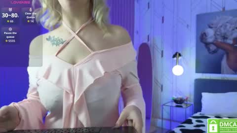 Snapshot of eva__summers chatting on 28, 10, 2025 Eva online show from 28, 10, 2025