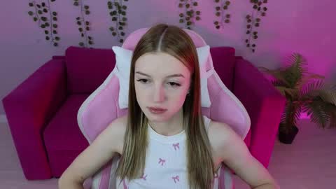 Snapshot of eva__thompson chatting on 8, 6, 2026 Eva online show from 8, 6, 2026