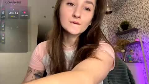 Snapshot of eva_elfis chatting on 24, 10, 2025 Eva online show from 24, 10, 2025