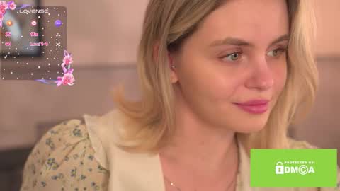 Snapshot of eva_eva00 chatting on 3, 12, 2025 Evienne online show from 3, 12, 2025