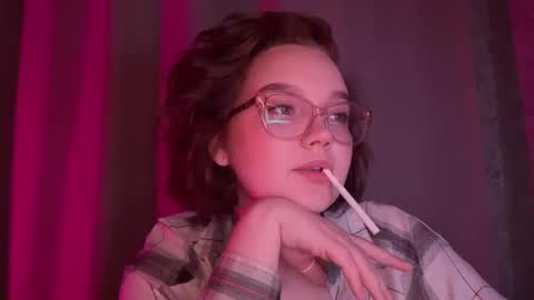 Snapshot of eva_kittenn chatting on 19, 11, 2025 eva_kittenn online show from 19, 11, 2025