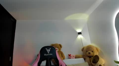 Snapshot of eva_lee18 chatting on 19, 6, 2026 Eva online show from 19, 6, 2026