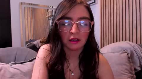 Snapshot of eva_macalliter chatting on 16, 10, 2025 Angelinne online show from 16, 10, 2025