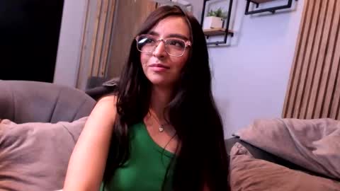 Snapshot of eva_macalliter chatting on 30, 10, 2025 Angelinne online show from 30, 10, 2025