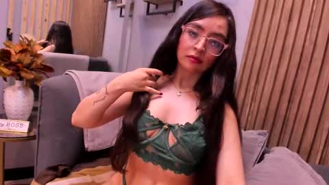 Snapshot of eva_macalliter chatting on 20, 11, 2025 Angelinne online show from 20, 11, 2025