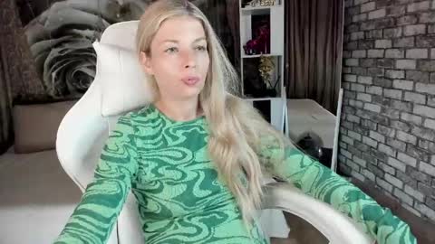 Snapshot of eva_melow chatting on 6, 5, 2026 Eva online show from 6, 5, 2026