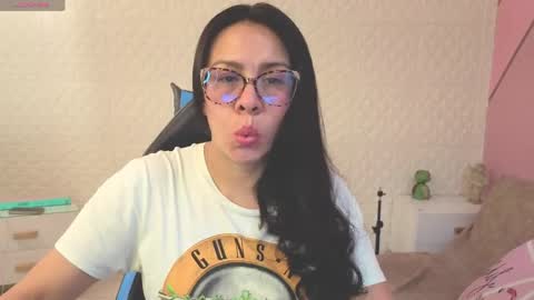 Eva  online show from 12, 5, 2026