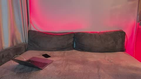 eva_simon__ online show from 25, 4, 2026