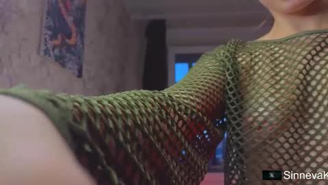 Snapshot of eva_sinn chatting on 27, 10, 2025 Hi there i am Eva and i wish create a nice community with you so join my Ticket Show for more pleasure online show from 27, 10, 2025