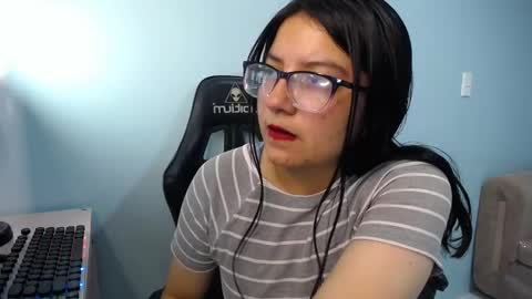 Snapshot of eva_smit_t chatting on 5, 12, 2025 eva_smit_t online show from 5, 12, 2025