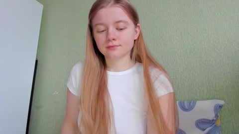 Snapshot of eva_tomiok chatting on 23, 12, 2025 Eva online show from 23, 12, 2025
