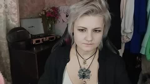 Eva Brownie online show from 15, 2, 2025